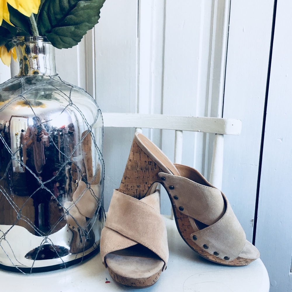 Nine West Cork Tan Heels!